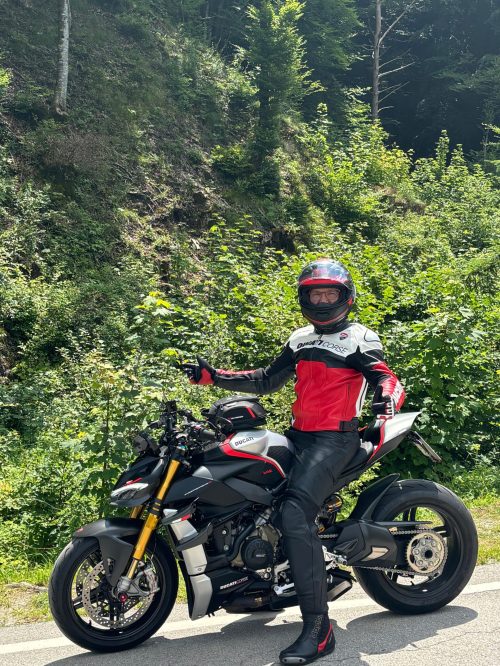 72f8ff44-b56a-4b21-9c79-f164b11b40f6